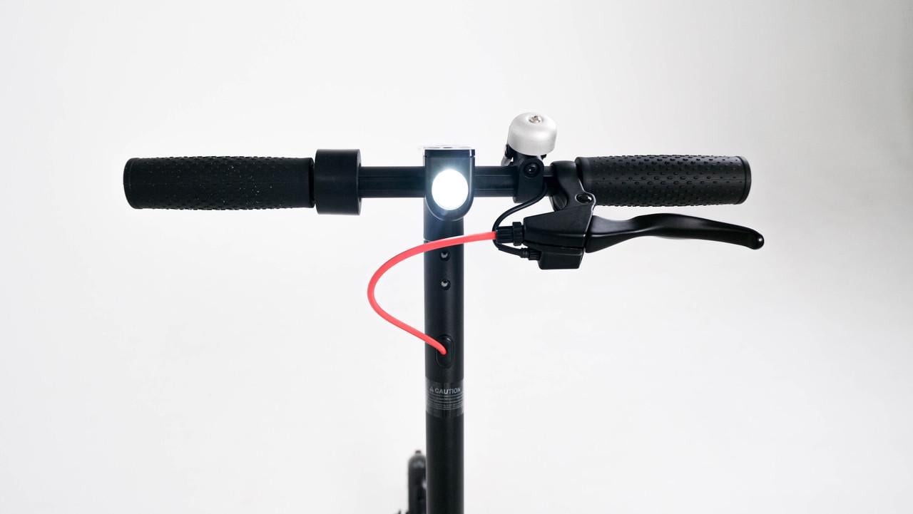 Електросамокат E-Scooter M365 PRO 500W 36V 9,6 Ah (M365-96) - фото 3 Електросамокат E-Scooter M365 PRO 500W 36V 9,6 Ah (M365-96) - фото 3