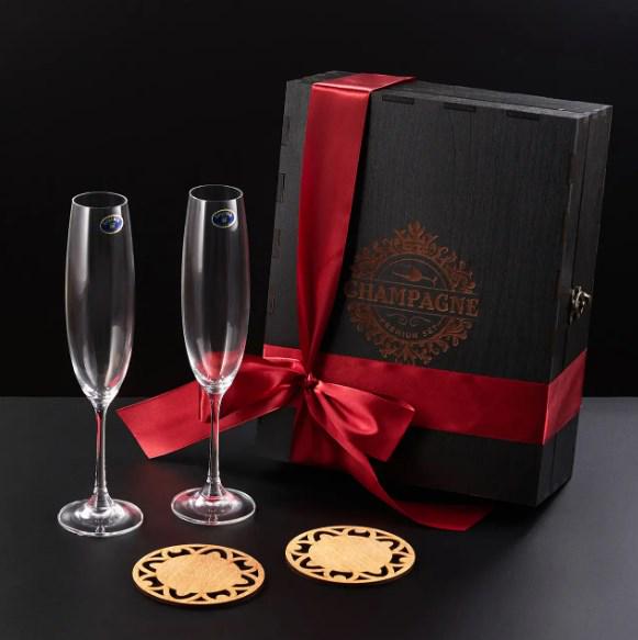 Набор хрустальных бокалов Bohemia Milvus 250 мл 2 шт. в черной коробке из натурального дерева - фото 2 Набор хрустальных бокалов Bohemia Milvus 250 мл 2 шт. в черной коробке из натурального дерева - фото 2