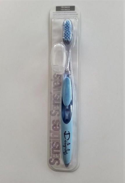 Зубная щетка Deliplus с Ультрамягкой щетиной для бережной и безболезненной чистки Голубая Sensitive technical