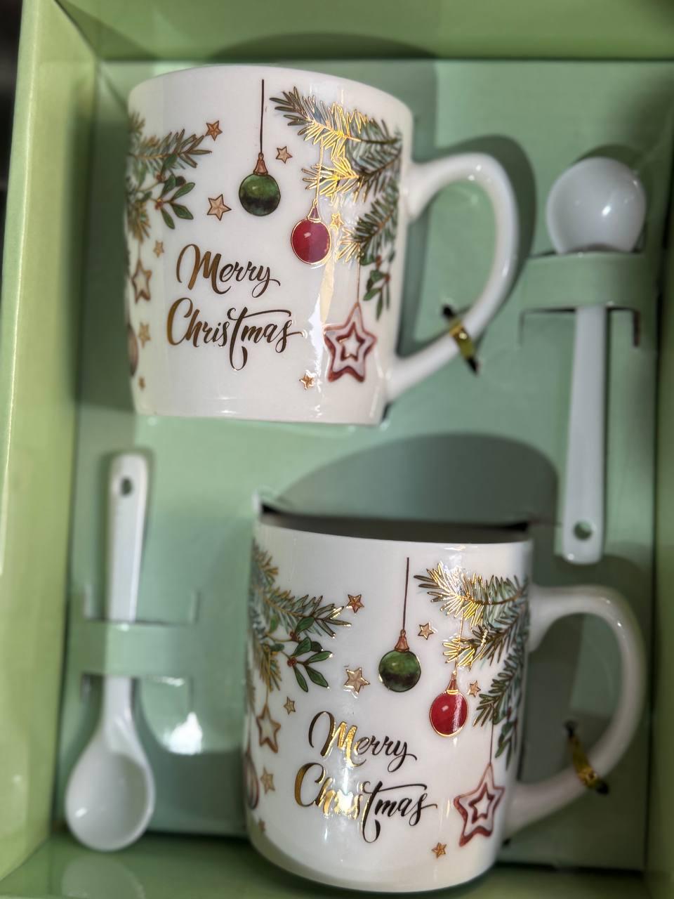 Набір чашок новорічних HOME SD4G керамічні з ложками в подарунковій коробці 2 шт. 200 мл (SD4G) Набір чашок новорічних HOME SD4G керамічні з ложками в подарунковій коробці 2 шт. 200 мл (SD4G)