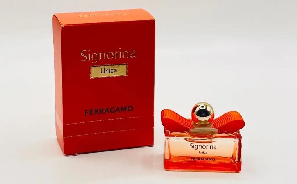 Парфумована вода для жінок Salvatore Ferragamo Signorina Unica 5 мл мініатюра (375233) - фото 1