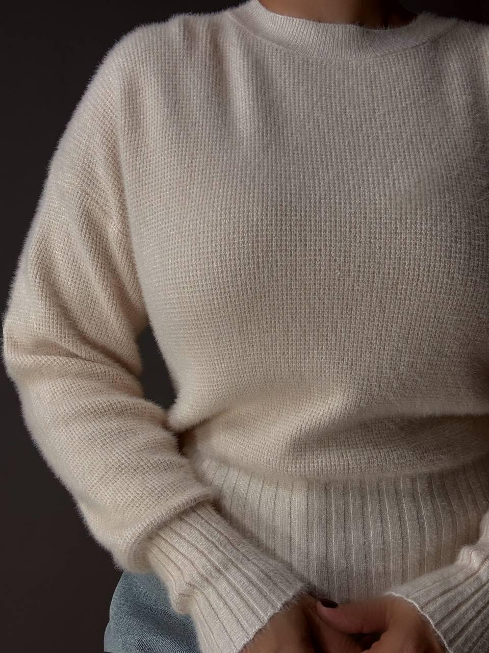 Светр жіночий Fancy Matinee 7571 вафельний з ангори оверсайз OS Бежевий (4989) - фото 7