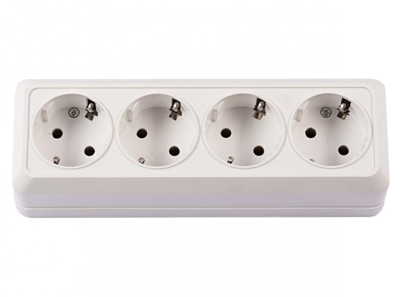 Розетка на 4 разъема Luxel с заземлением накладная opera Белый (2016)