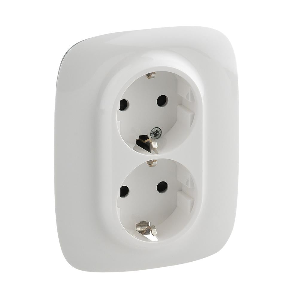 Розетка Legrand Valena Allure 2х2к+З с заземлением и шторками Белый (753726)