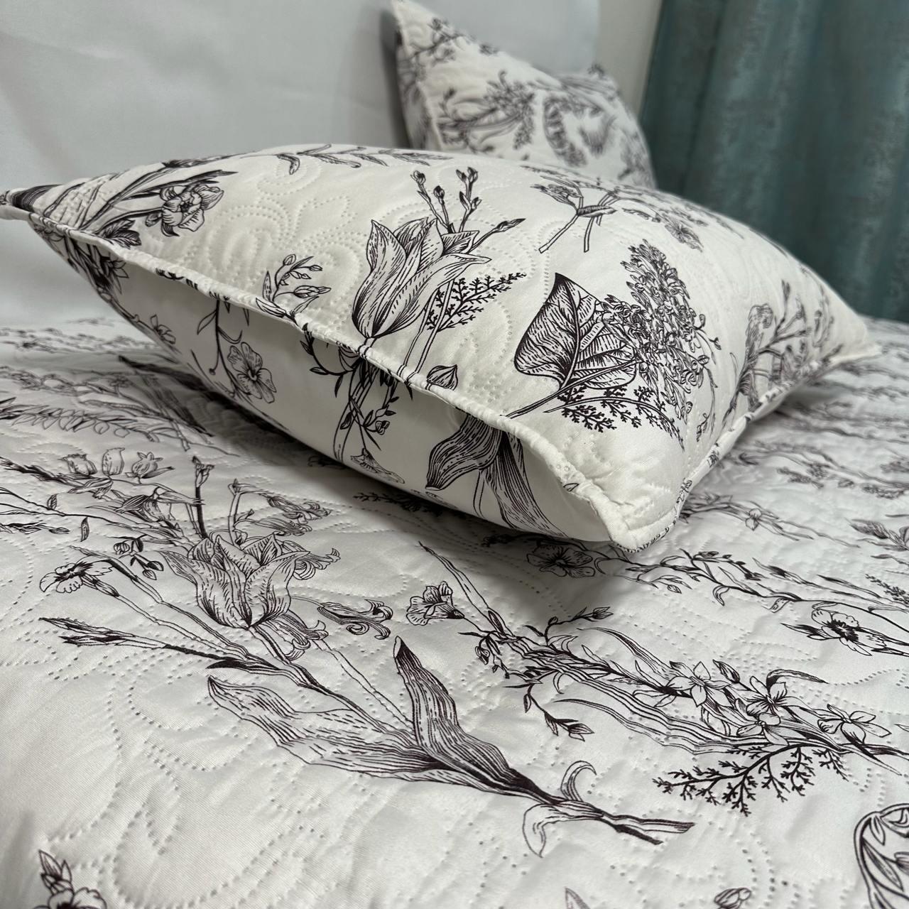 Набор покрывало стеганое с цветочным принтом 200x230 см/2 наволочки 50x70 см Молочный (28710437) - фото 6 Набор покрывало стеганое с цветочным принтом 200x230 см/2 наволочки 50x70 см Молочный (28710437) - фото 6