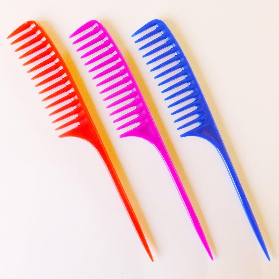 Гребінець перукарський для прочісування фарбованого волосся ДенІС professional з хвостиком Бузковий (1453070590) - фото 9