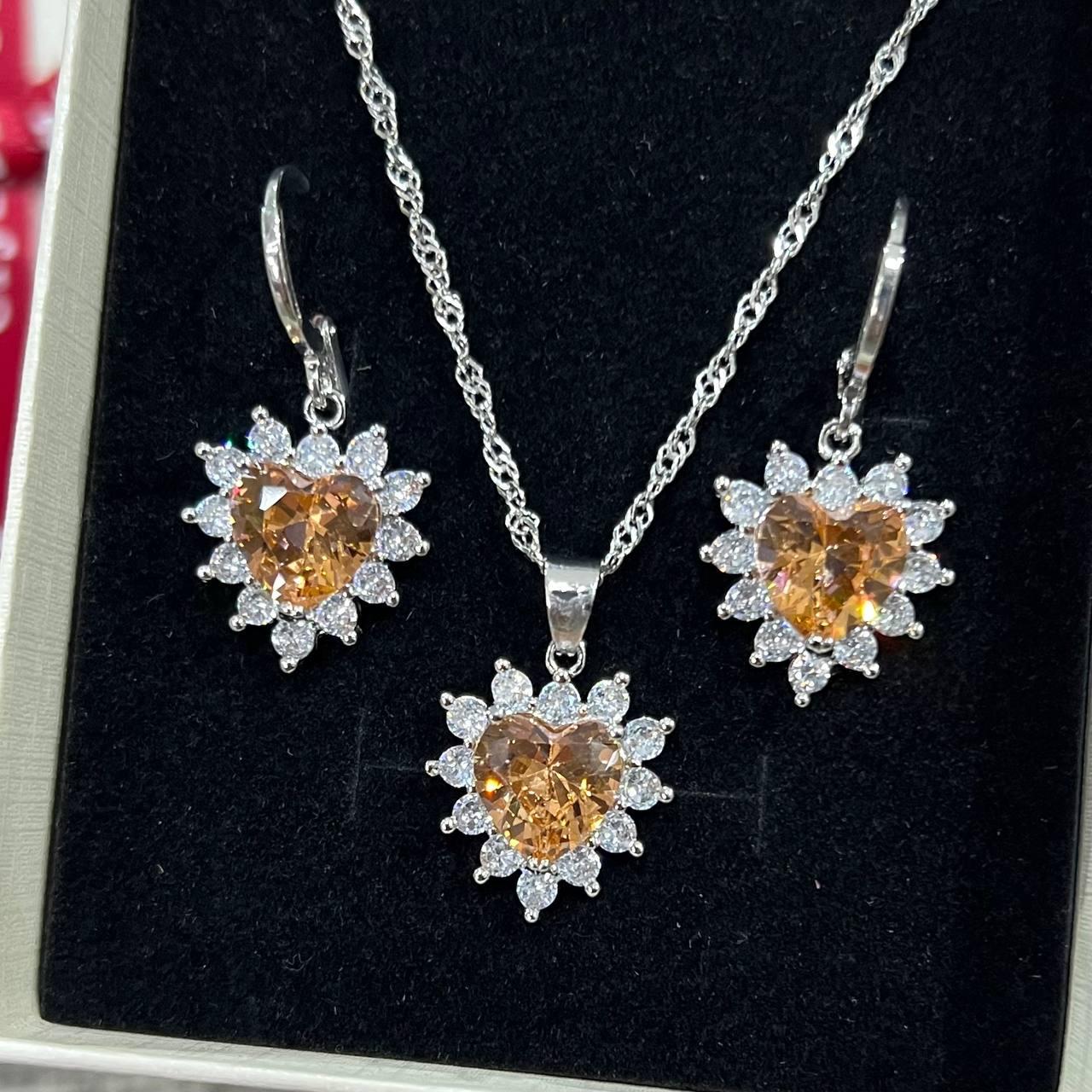 Набор украшений Xuping Jewelry серьги и колье сердечки топаз в серебре с цирконами в оправе ювелирный сплав в коробочке (82657831)