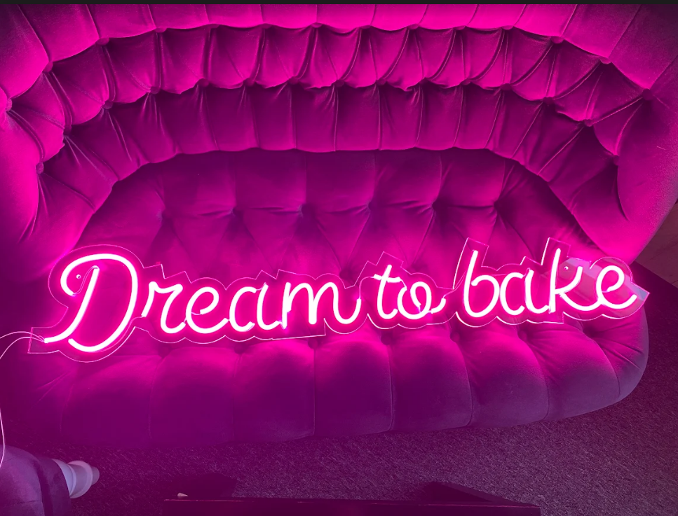 Неонова вивіска Manific Decor на прозорій акриловій основі Dream to bake 100х19 см (N.037) - фото 4