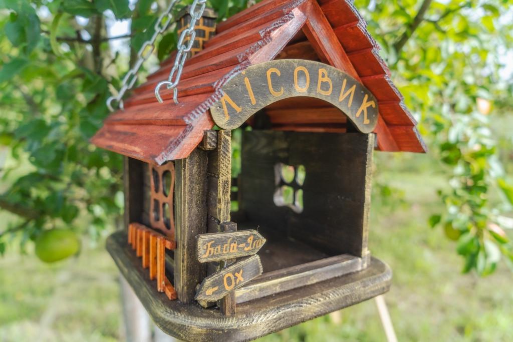 Кормушка для птиц подвесная Леший из древесины 29×27×34 см - фото 10