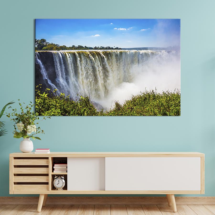 Картина на холсте Водопад Виктория 122x81 см (601-1)