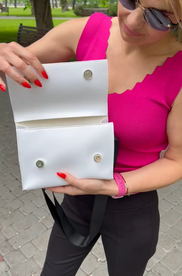 Женский клатч сумка кросс боди через плечо на широком ремне кожаная экокожа Белый - фото 4 Женский клатч сумка кросс боди через плечо на широком ремне кожаная экокожа Белый - фото 4