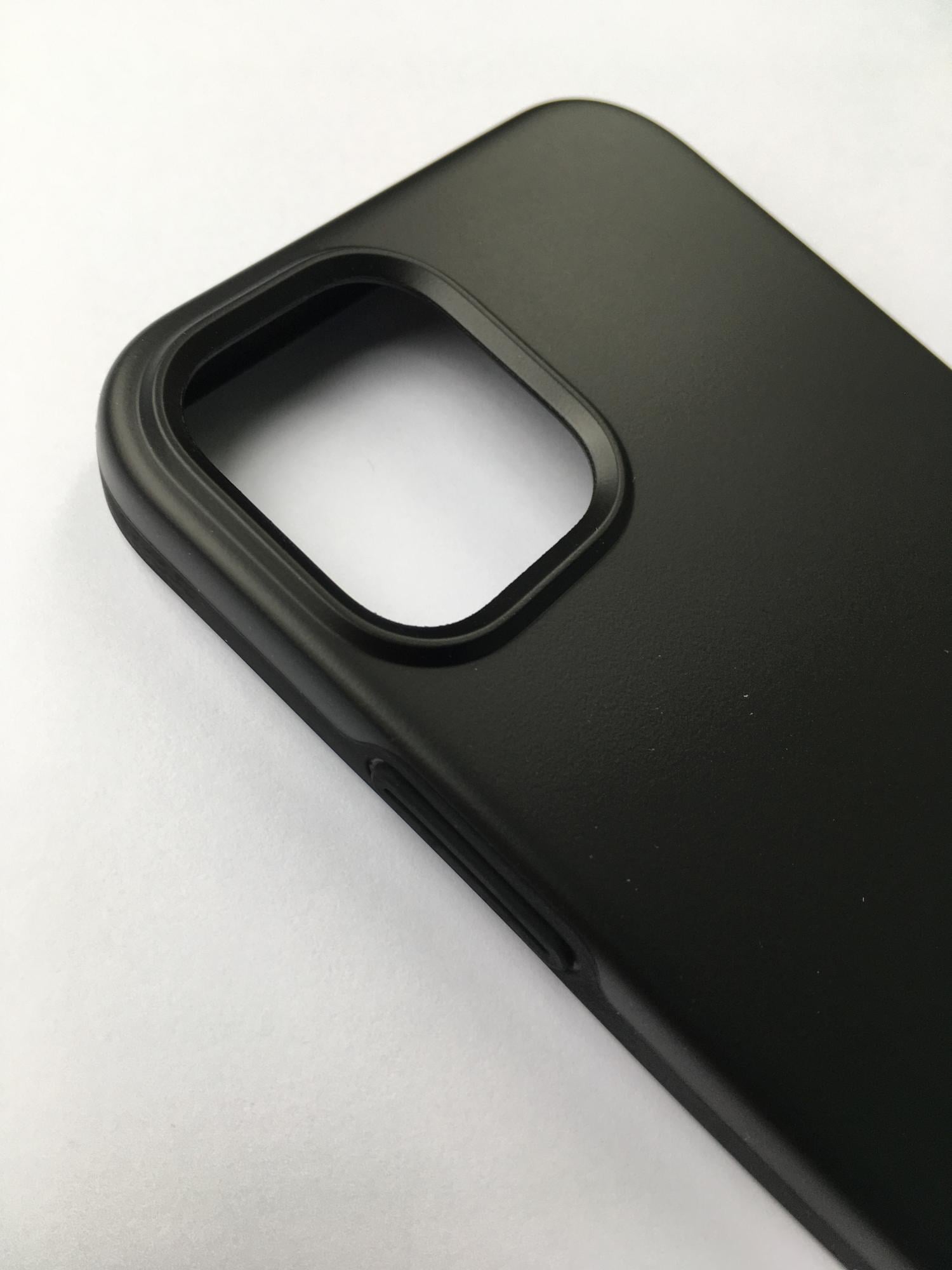 Чехол противоударный Spigen Thin Fit ACS01739 для Iphone 12 Mini (5.4") Black Чехол противоударный Spigen Thin Fit ACS01739 для Iphone 12 Mini (5.4") Black