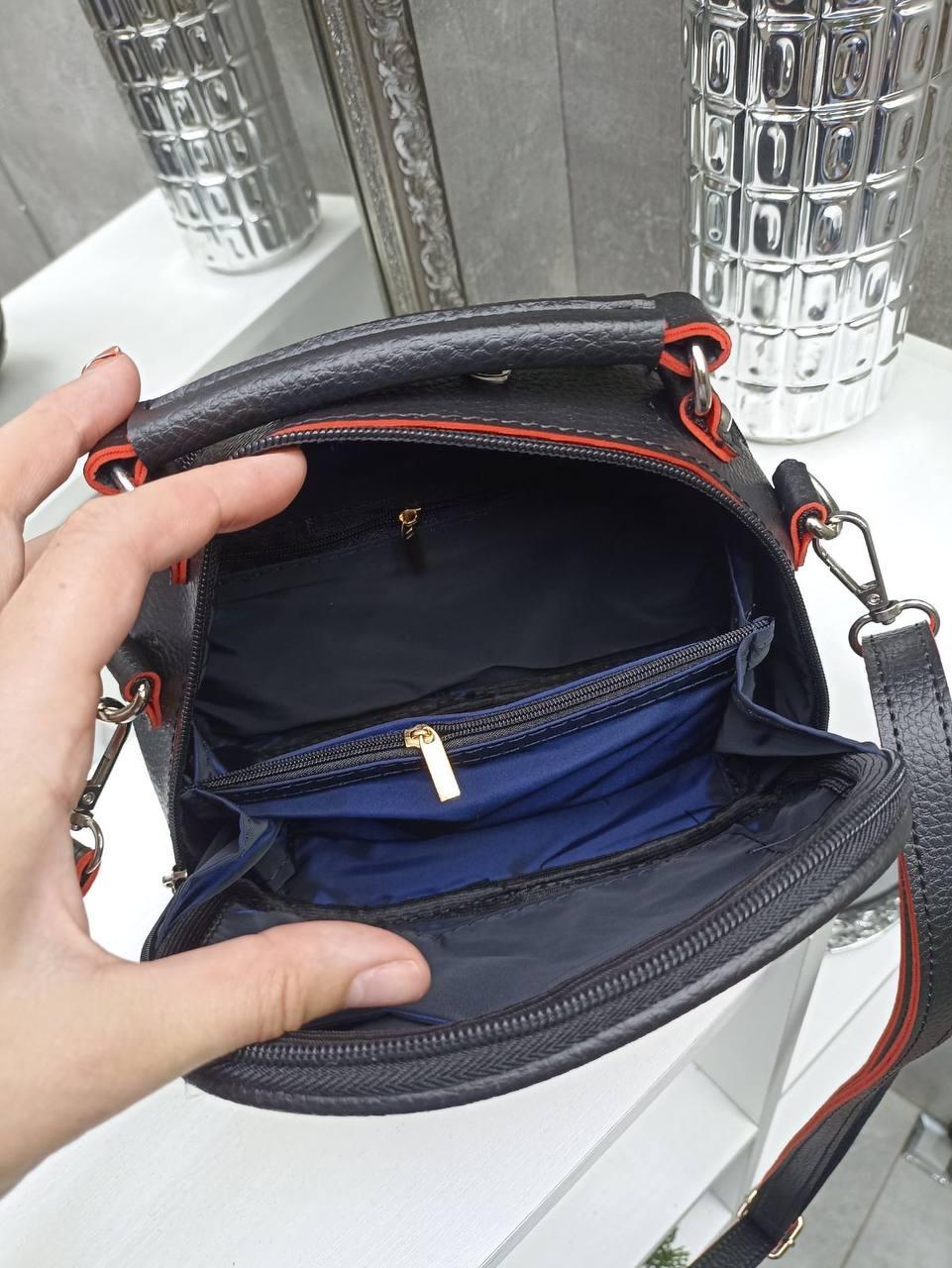 Сумка женская кросс-боди из экокожи 22х17х9 см Черный/Красный (2682007782) - фото 4 Сумка женская кросс-боди из экокожи 22х17х9 см Черный/Красный (2682007782) - фото 4