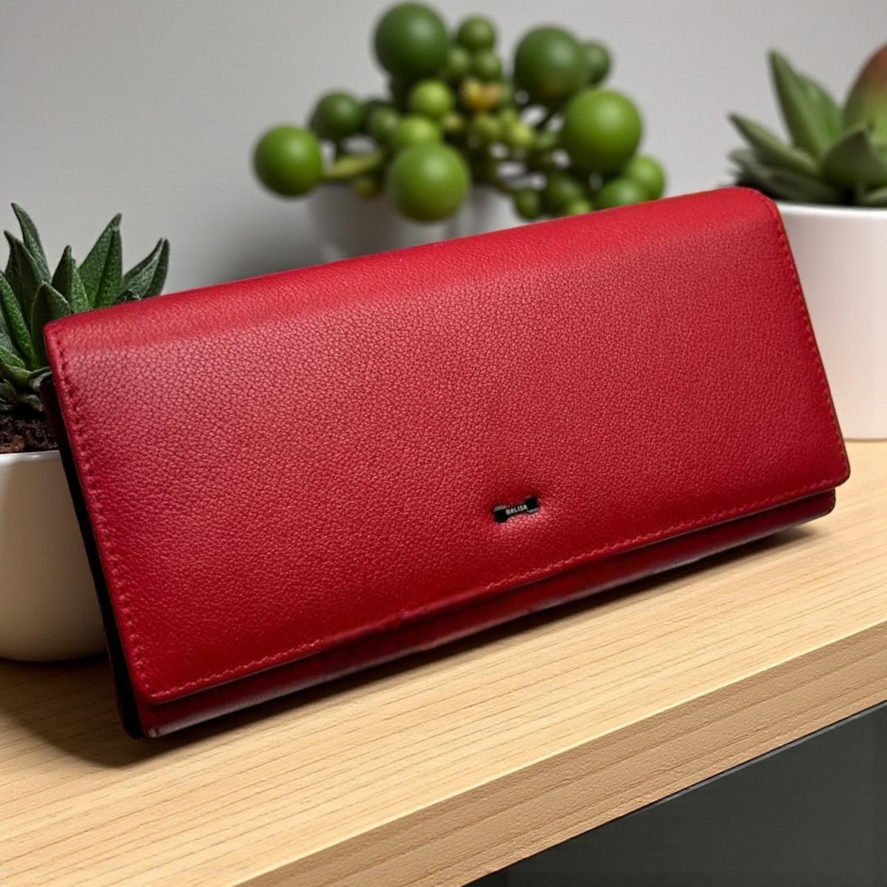 Кошелек женский кожаный большой на магните из натуральной кожи в коробке 19х10 см Красный Кошелек женский кожаный большой на магните из натуральной кожи в коробке 19х10 см Красный