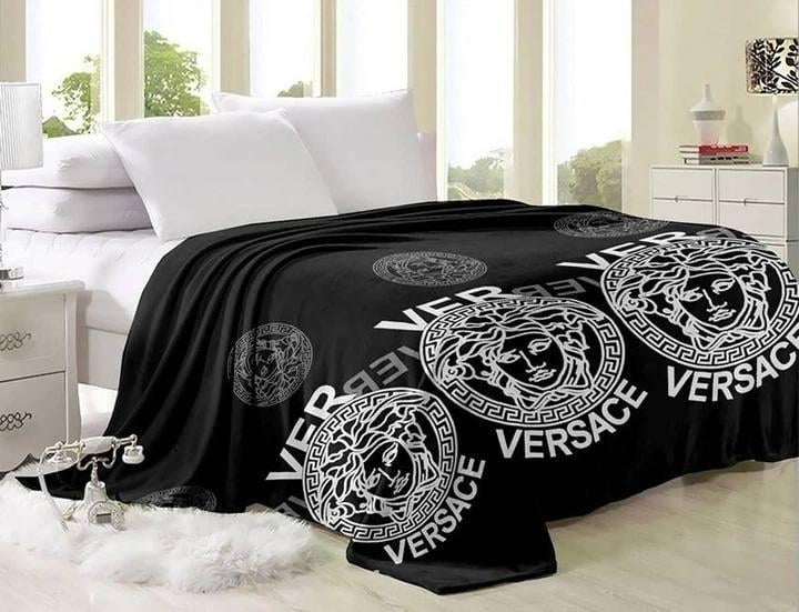 Плед из флиса Versace ТТ-АТ Велофт 150х220 см Черный с белым (PM-126) Плед из флиса Versace ТТ-АТ Велофт 150х220 см Черный с белым (PM-126)
