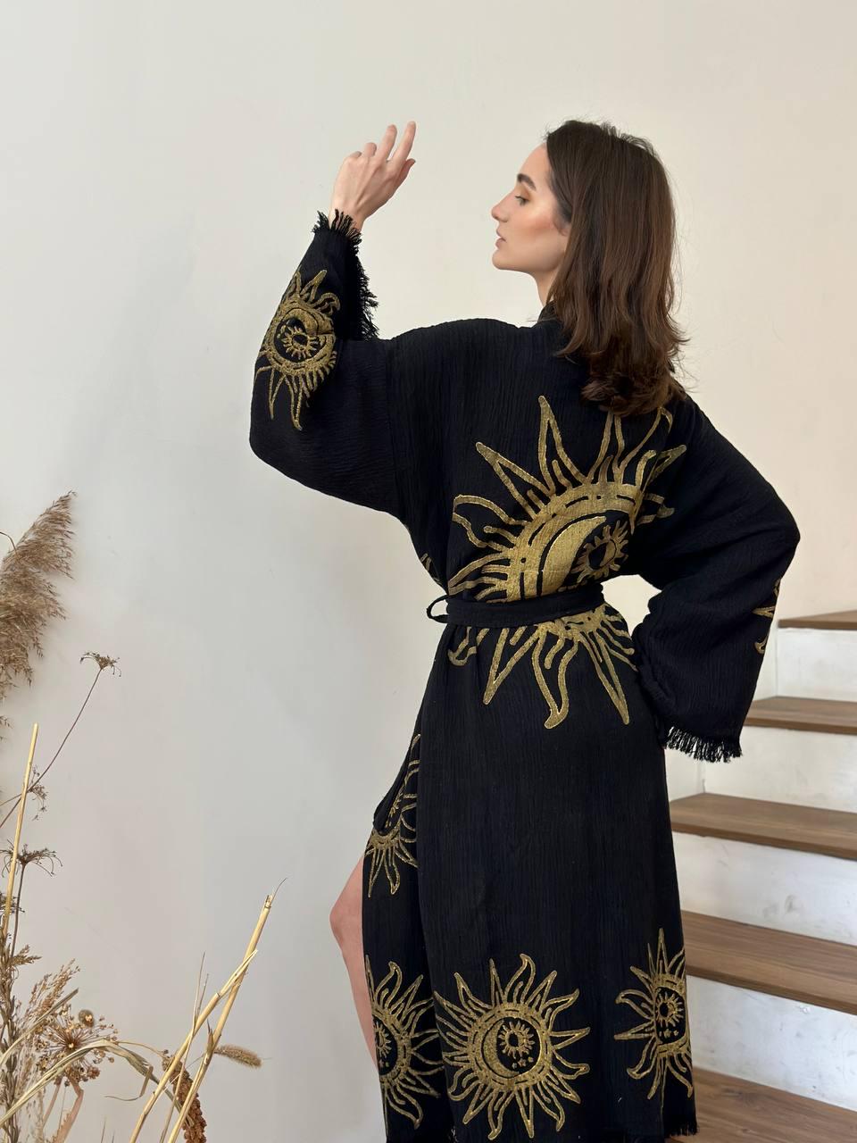 Халат-кимоно женский one size Черный с солнцем - фото 2 Халат-кимоно женский one size Черный с солнцем - фото 2