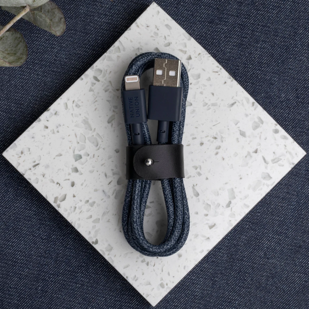 Кабель синхронизации Native Union Belt Cable Lightning 1.2m, Indigo (BELT-L-IND-2-NP) - фото 7 Кабель синхронизации Native Union Belt Cable Lightning 1.2m, Indigo (BELT-L-IND-2-NP) - фото 7