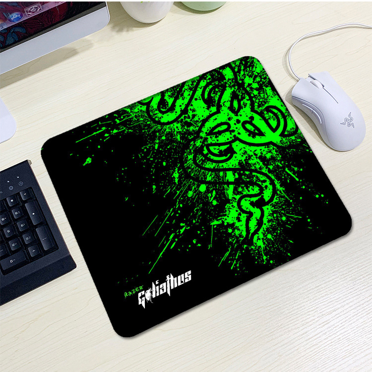 Коврик для мышки тканевой RAZER 3 2 мм 200x240 мм Черно-зеленый (36056)