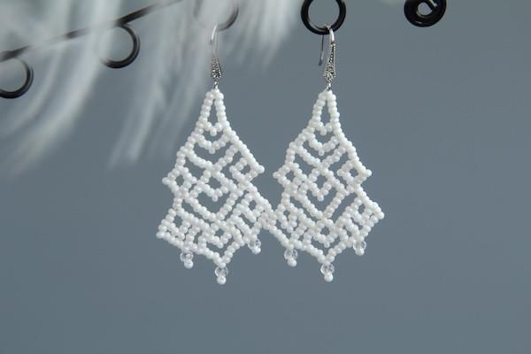 Сережки з бісеру Тетяна ажурні ручна робота Білий (ER-0120)