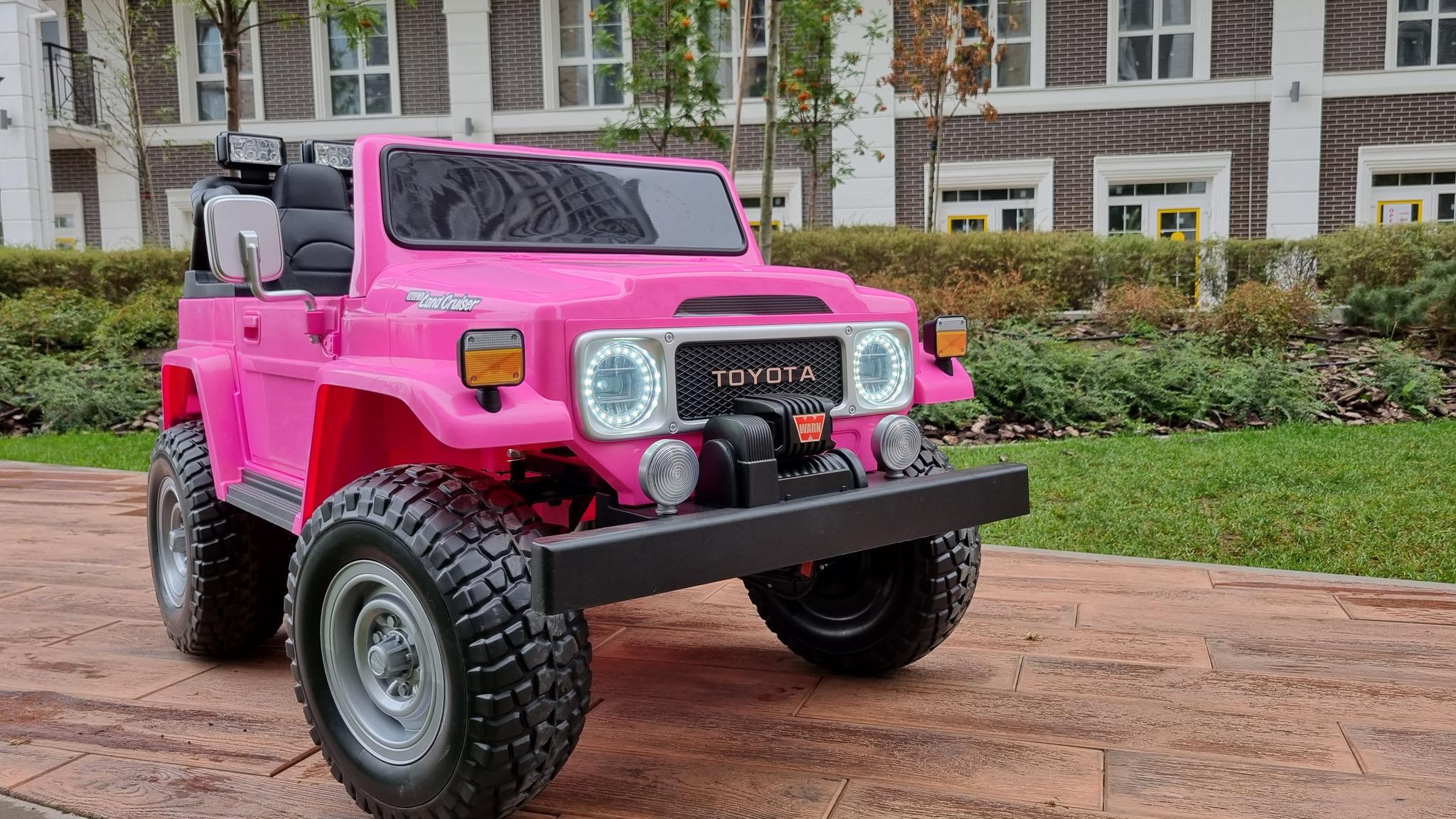 Детский электромобиль двухместный Bambi джип 4WD Toyota M 4968EBLR 24V Розовый