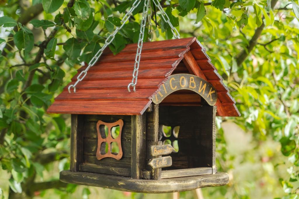 Кормушка для птиц подвесная Леший из древесины 29×27×34 см - фото 9