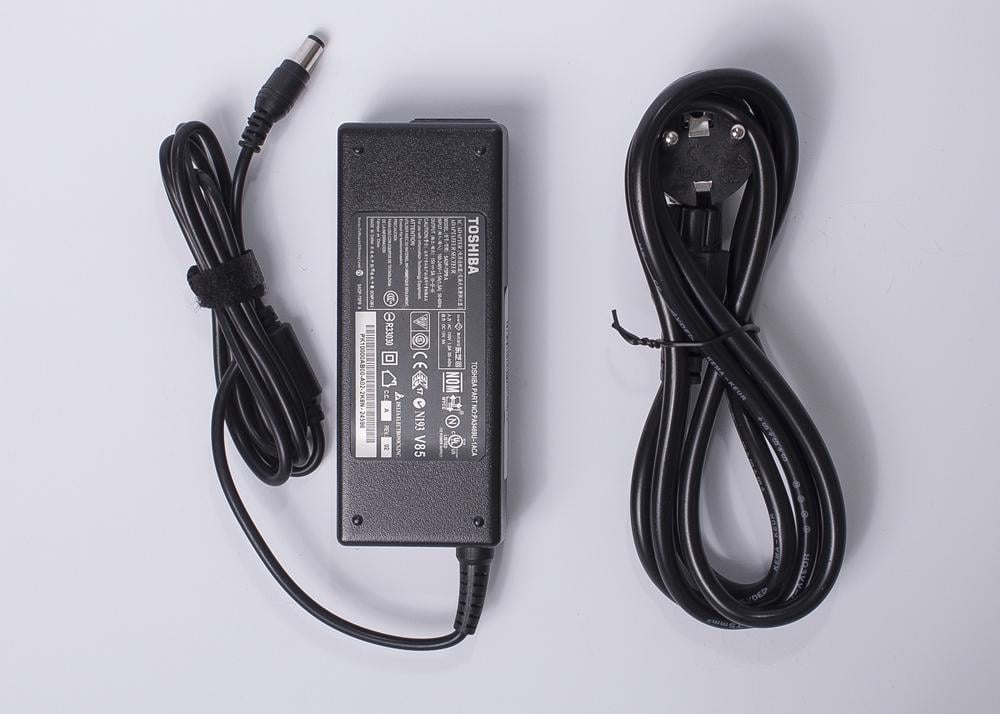 Блок питания для ноутбука TOSHIBA 15 V 5 A 75 W 6,3x3,0 мм