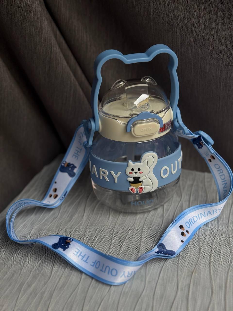 Дитяча пляшка для води YIWU HP-14-37BL з трубочкою та ручкою 580 мл Блакитний - фото 3 Дитяча пляшка для води YIWU HP-14-37BL з трубочкою та ручкою 580 мл Блакитний - фото 3