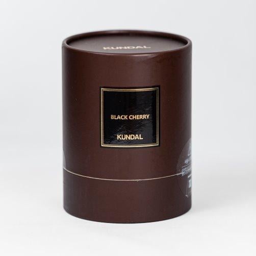 Аромасвіча Kundal Perfume Natural Soy Candle Black Cherry 500 г - фото 1