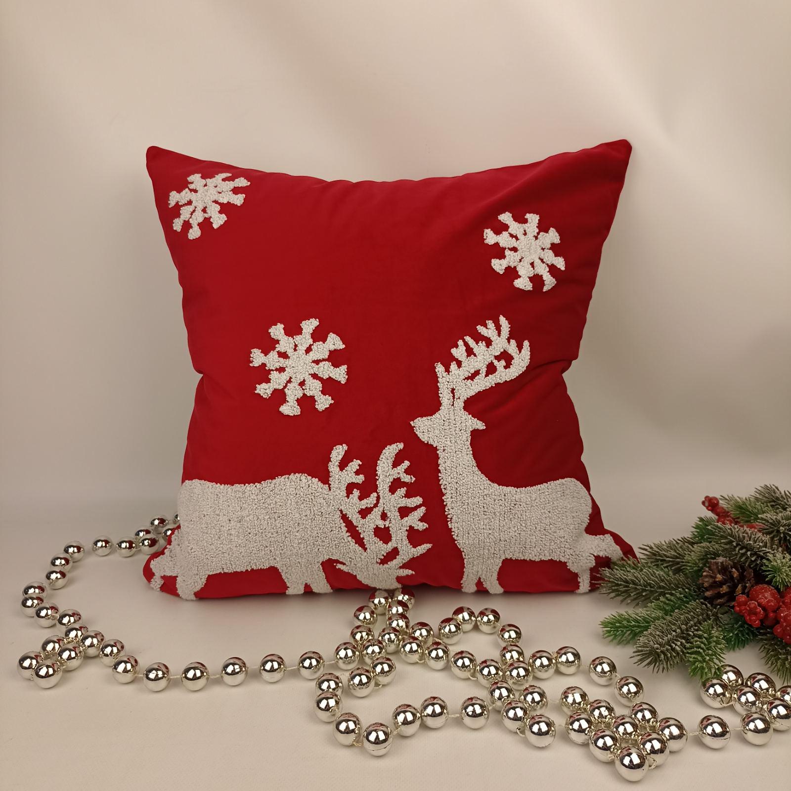 Наволочка велюровая новогодняя Deer 45х45 см Red (CN36818)
