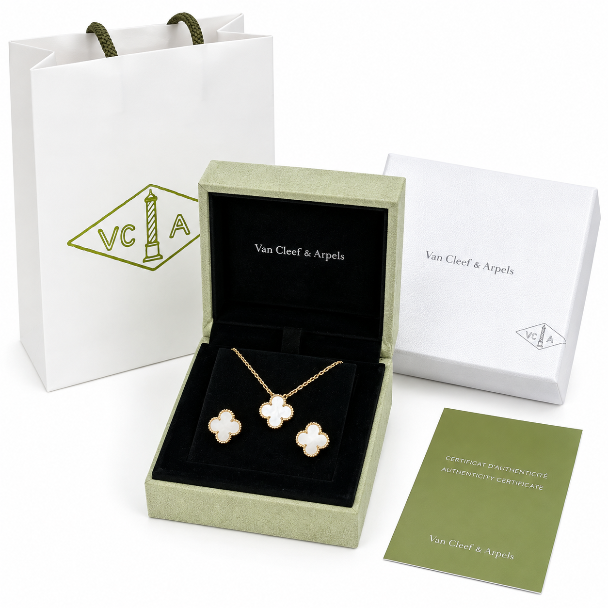 Набор украшений в стиле Van Cleef & Arpels белая цепочка с подвеской и серьги с мотивом четырехлистника в фирменной коробке