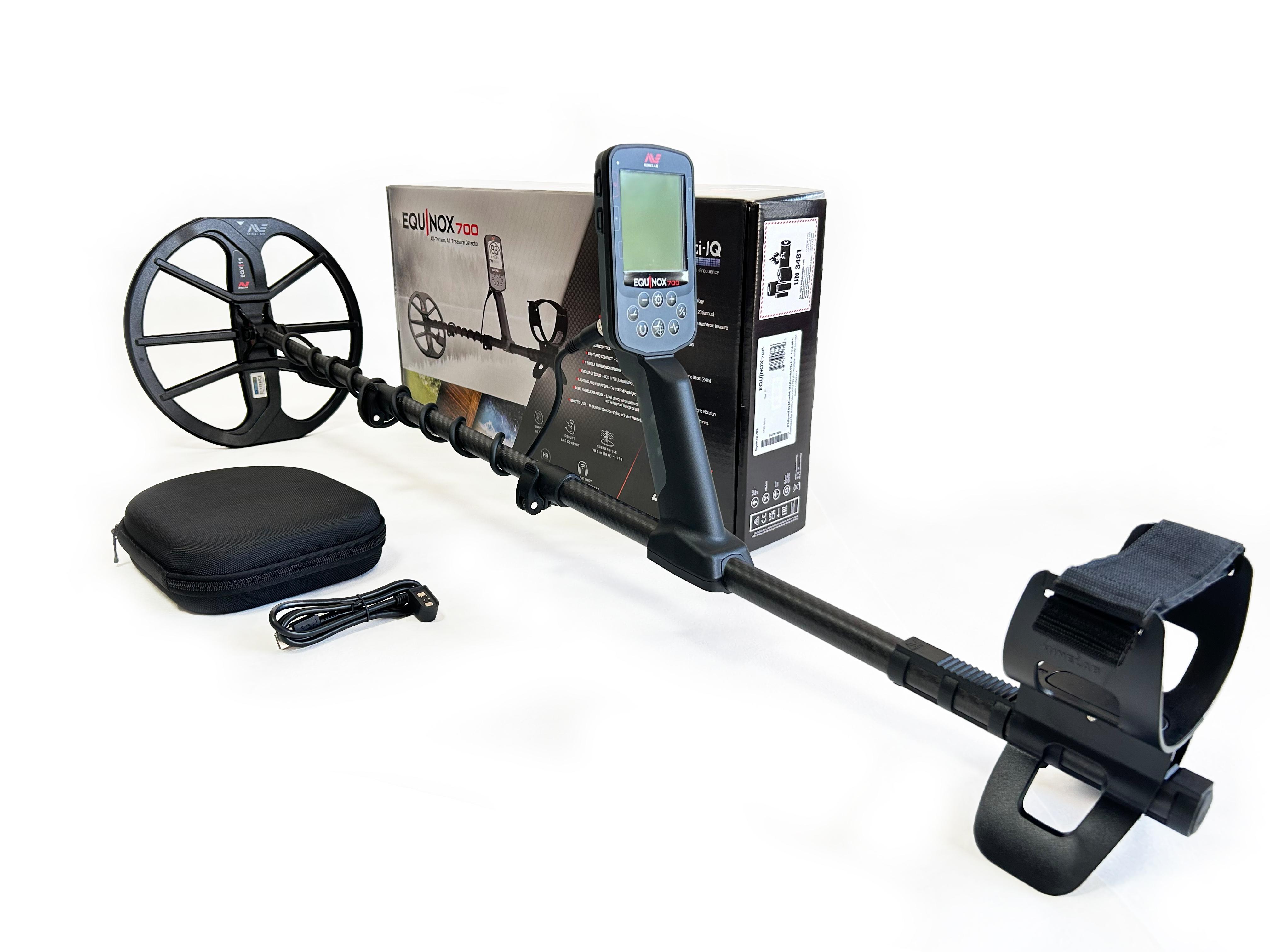 Мультичастотный металлоискатель Minelab Equinox 700 (37520448) Мультичастотный металлоискатель Minelab Equinox 700 (37520448)