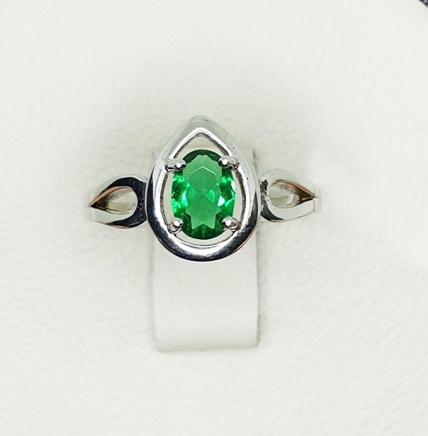 Кольцо серебряное с зеленым агатом р. 17,5 2,75 г (1518646818)