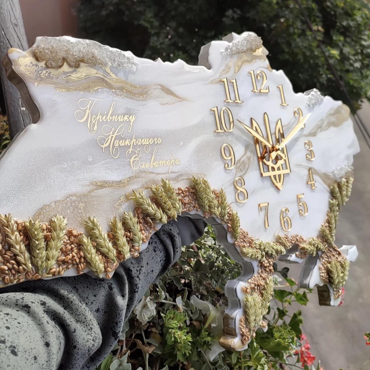 Часы настенные из эпоксидной смолы Карта Украины 50x32 см