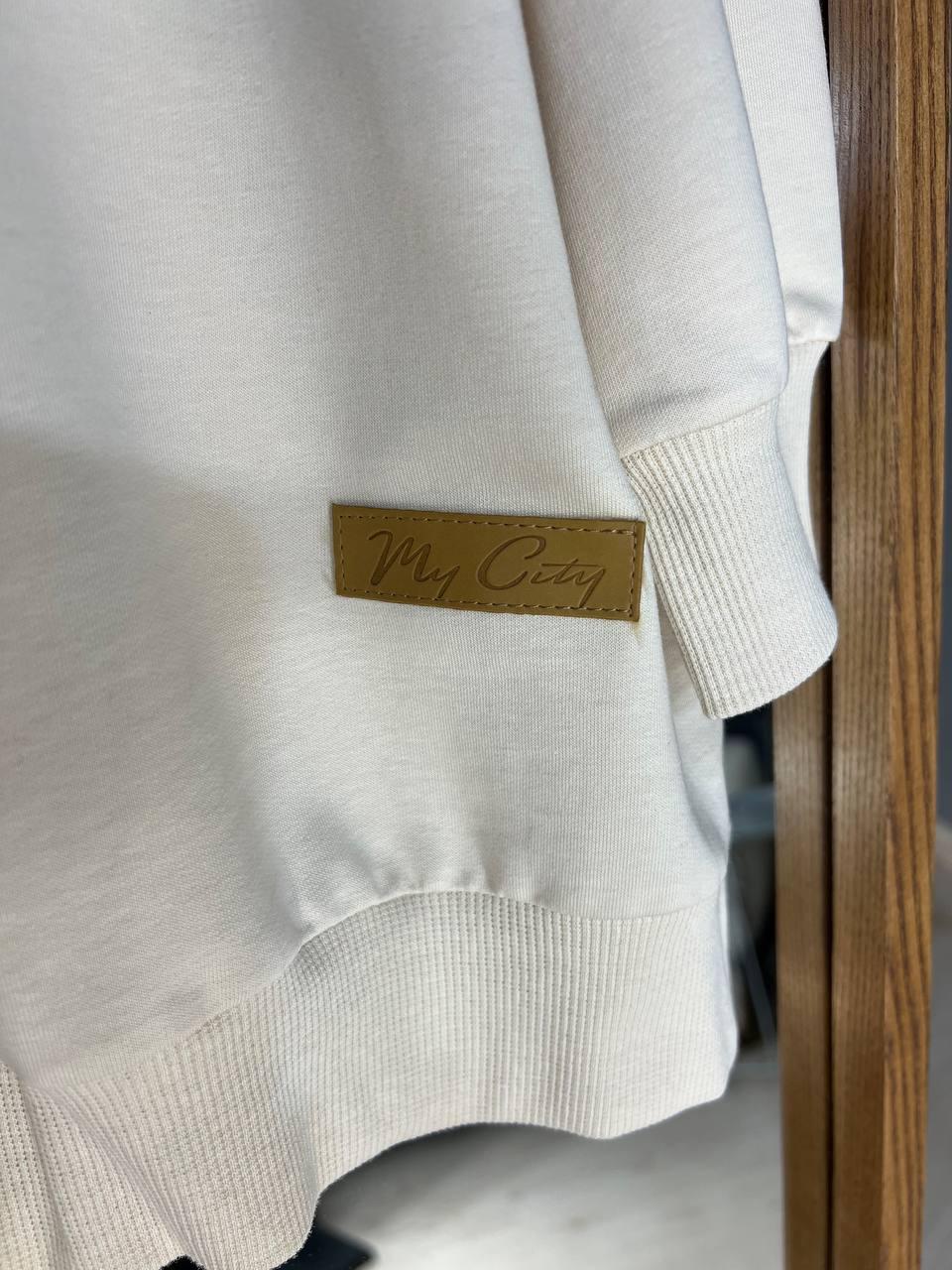 Свитшот женский MY CITY 8054 удлиненный с воротничком разрезы по бокам оверсайз р. 48 Молочный (3304) - фото 8 Свитшот женский MY CITY 8054 удлиненный с воротничком разрезы по бокам оверсайз р. 48 Молочный (3304) - фото 8