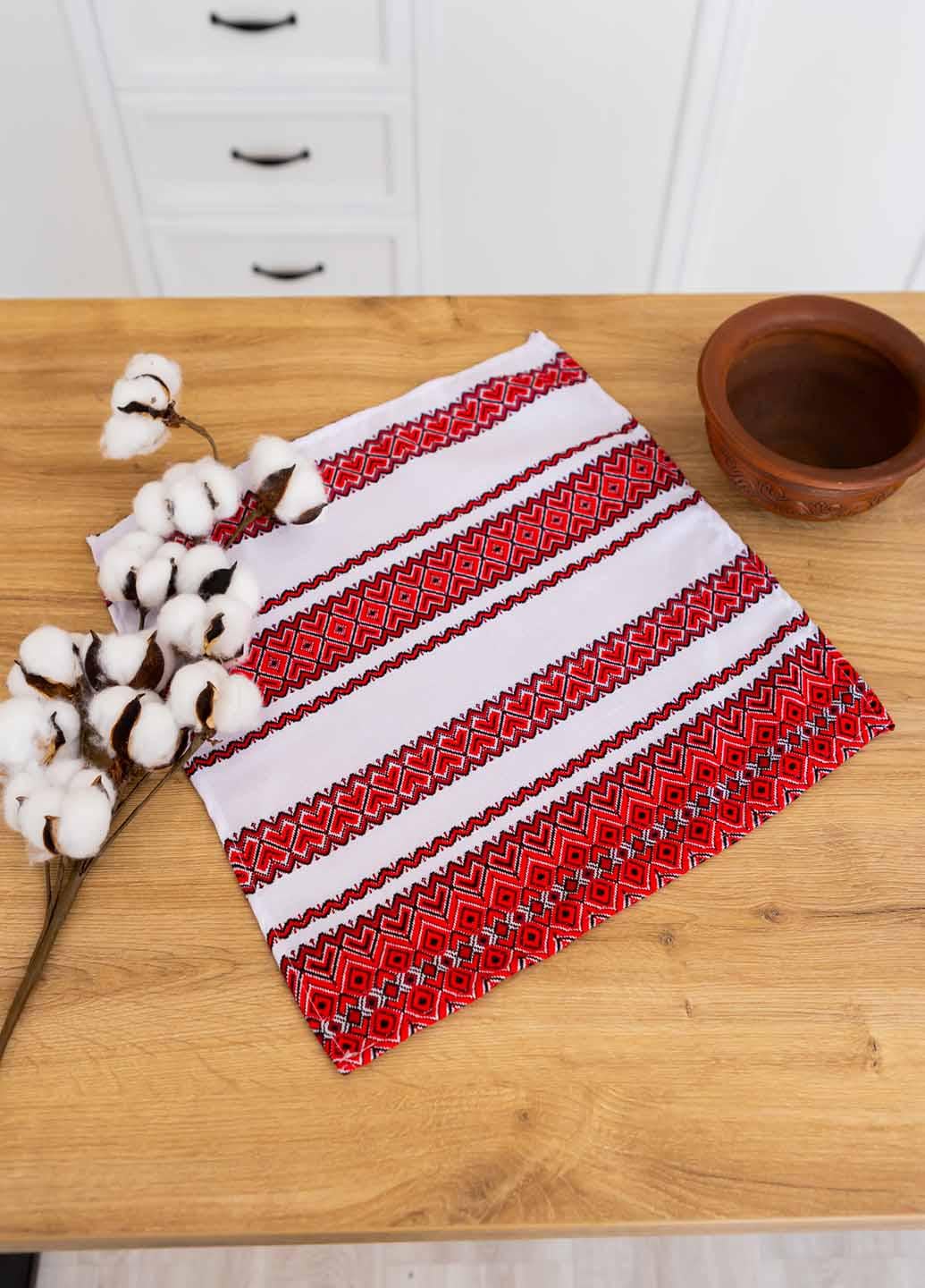 Салфетка вышитая с украинским орнаментом 37х37 см (анс7-1-37)