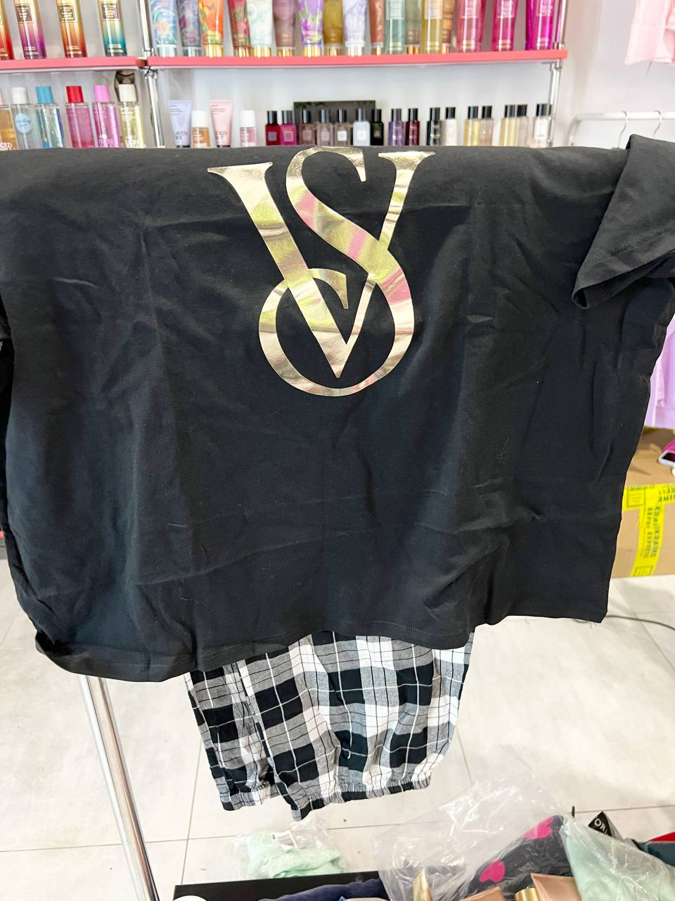 Піжама жіноча Victoria's Secret Flannel Jogger Tee-Jama Set фланель/котон L Чорний з Білим (17529119) - фото 4