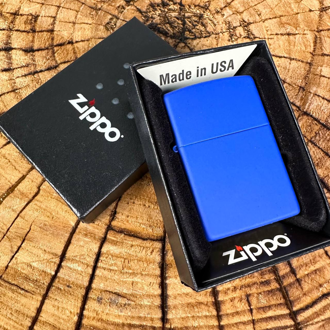 Зажигалка бензиновая ZIPPO Reg Royal в подарочной упаковке Blue Matte - фото 3 Зажигалка бензиновая ZIPPO Reg Royal в подарочной упаковке Blue Matte - фото 3