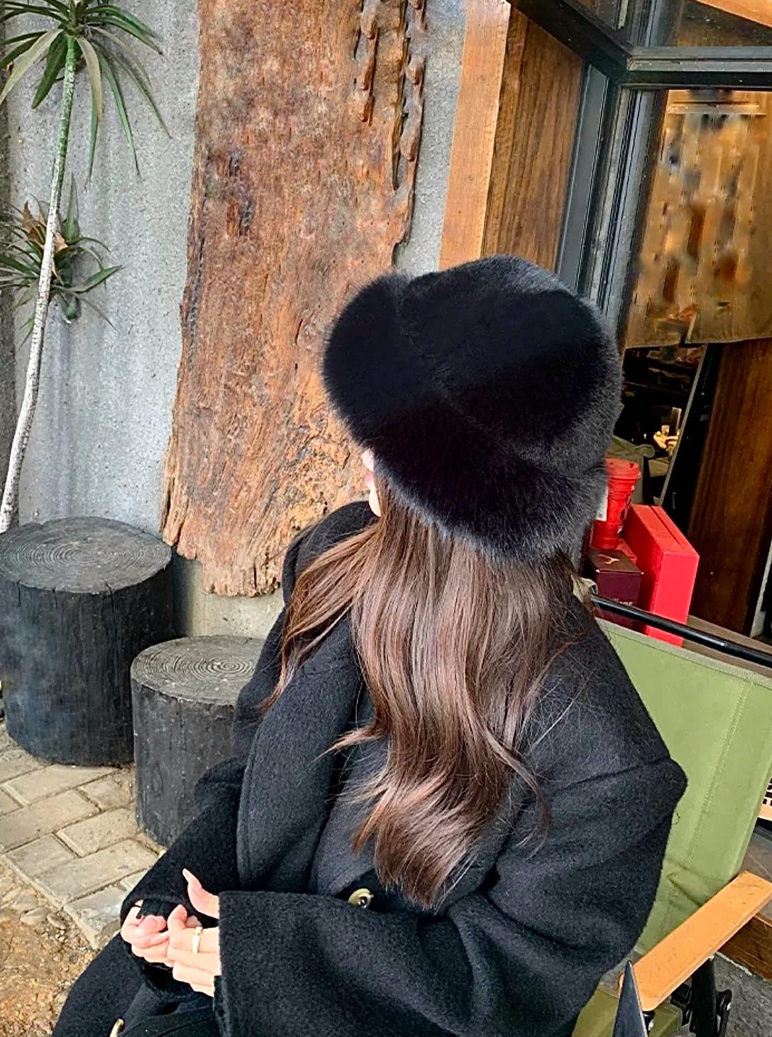 Шапка женская Wuke плюшевая one size Черный - фото 4