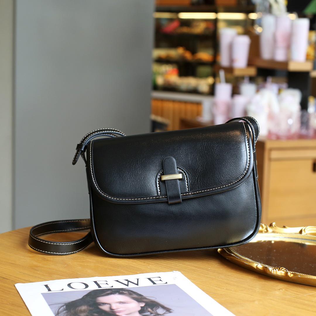 Сумка женская Italian Bags Atlis кожаная через плечо Black