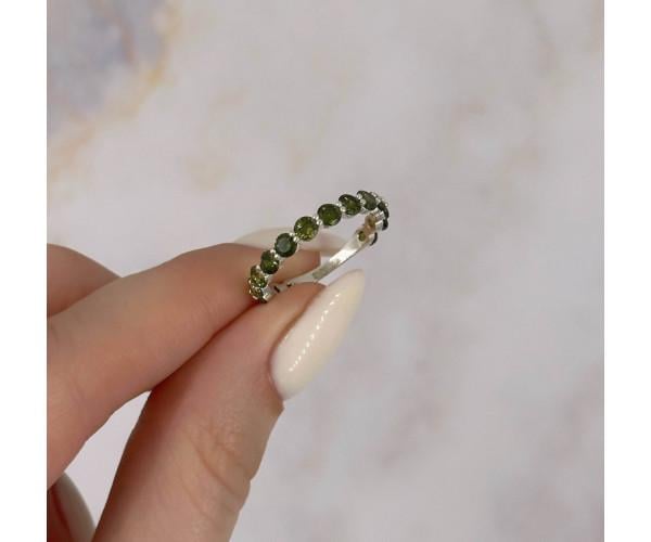 Кольцо-дорожка с фианитами зелеными Утренняя роса
