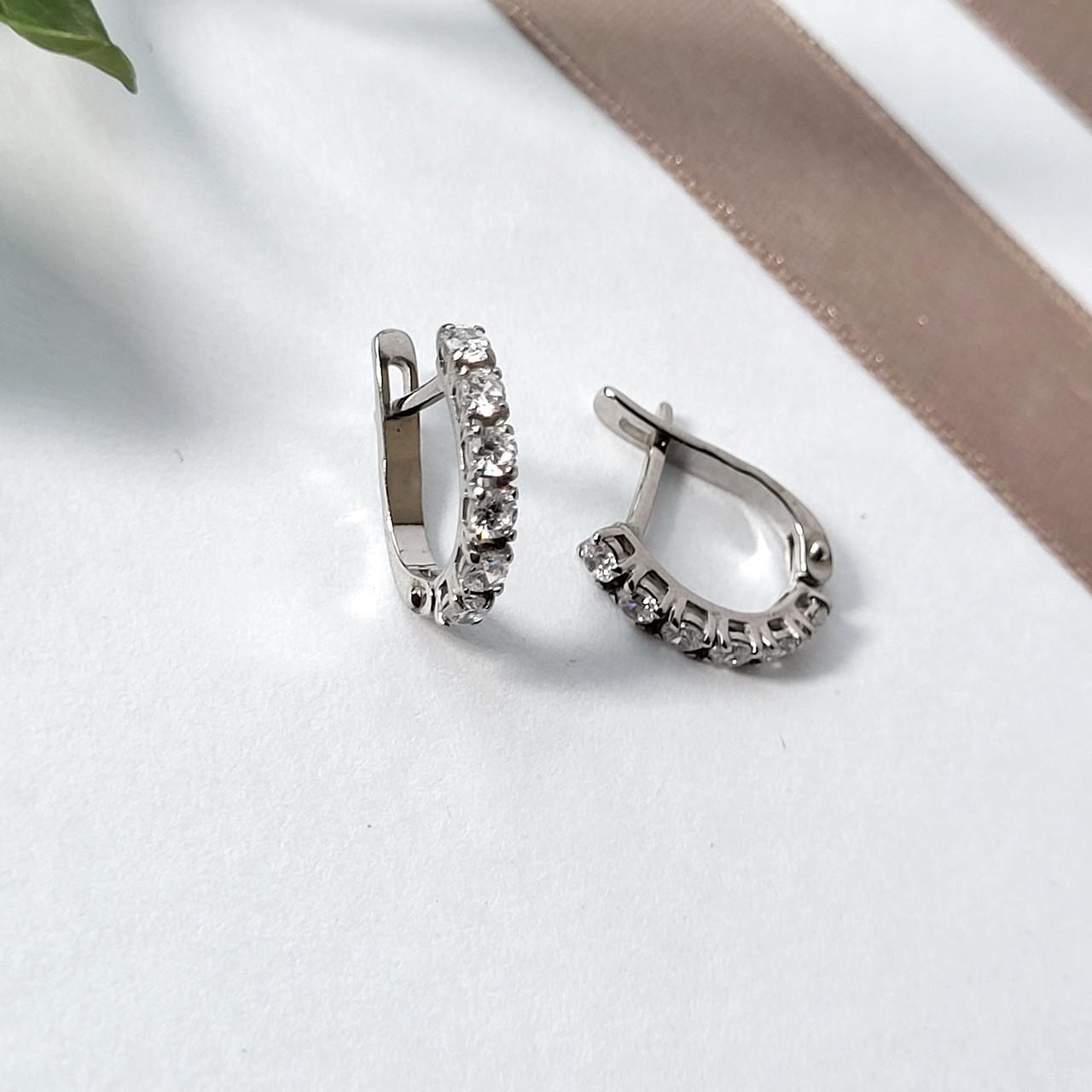 Серьги дорожка с белыми камнями серебро 925 пробы родированное 1,53 г (82140б)