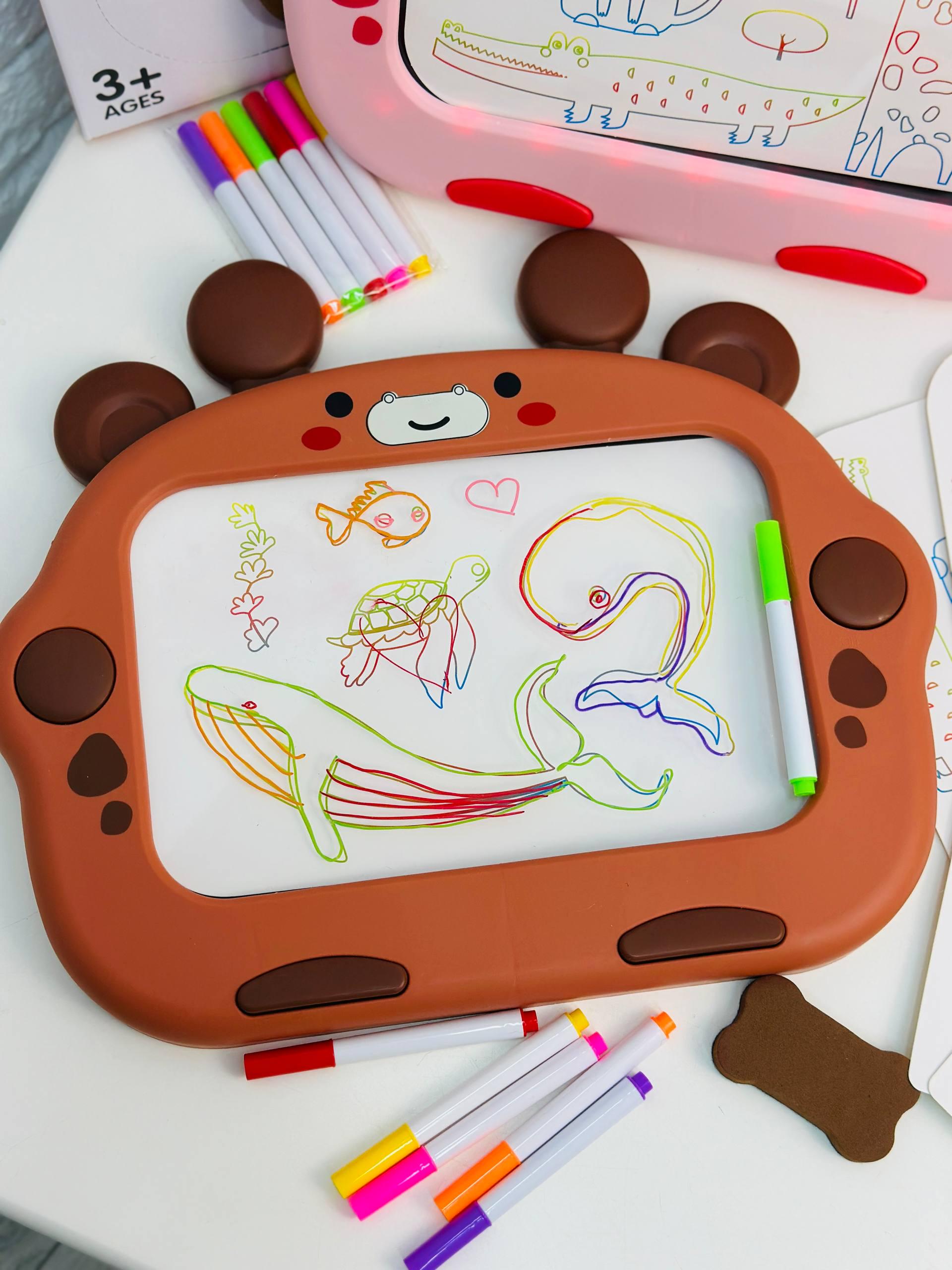 Доска-чудо для рисования с подсветкой и трафаретами Бежевый (2592)