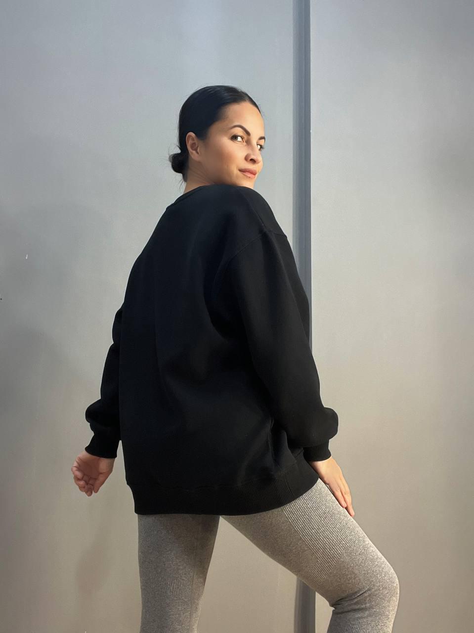 Свитшот женский PEPPER MINT 24-03 оверсайз удлиненный вышивка спереди утепленный L Черный (953) - фото 4 Свитшот женский PEPPER MINT 24-03 оверсайз удлиненный вышивка спереди утепленный L Черный (953) - фото 4