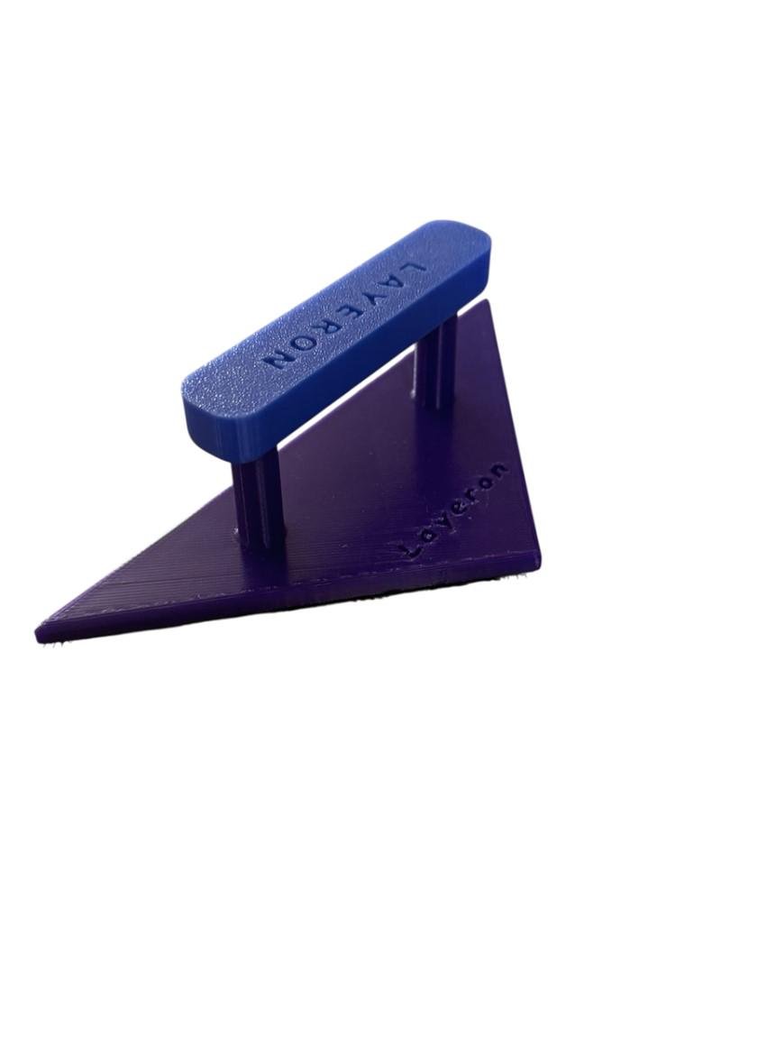 Терка шліфувальна пластикова з липучкою Layeron трикутна 140x90 мм Терка шліфувальна пластикова з липучкою Layeron трикутна 140x90 мм