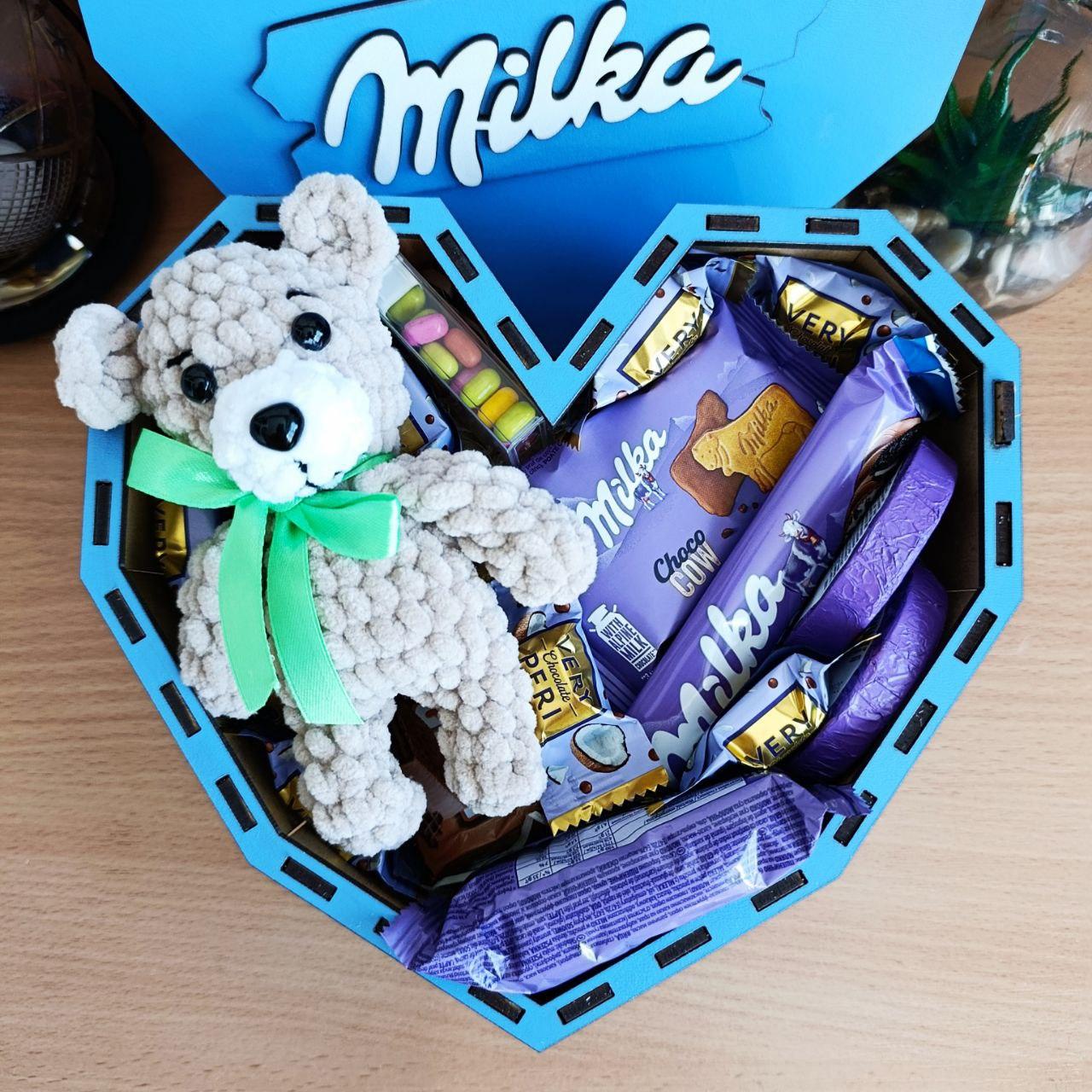 Подарочный бокс милка со сладостями и игрушкой для ребенка/девушки на 8 марта/день/рождения (ar239)