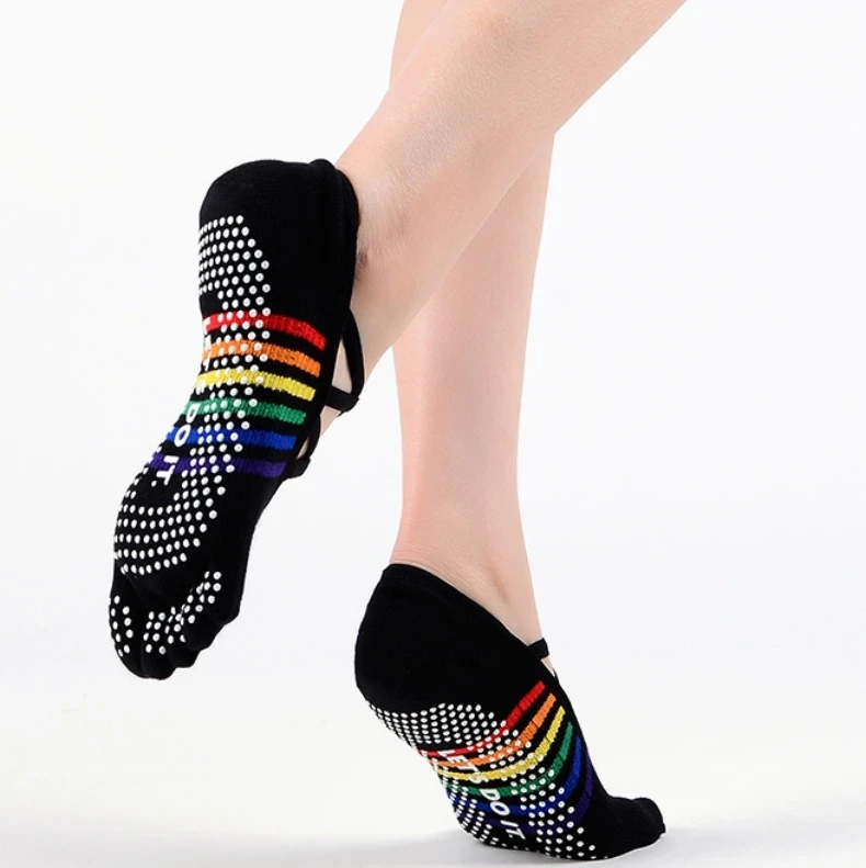 Носки Meikan для йоги пилатеса фитнеса танцев нескользящие с пальцами р. 34-39 2 пары Черный/Белый - фото 7 Носки Meikan для йоги пилатеса фитнеса танцев нескользящие с пальцами р. 34-39 2 пары Черный/Белый - фото 7