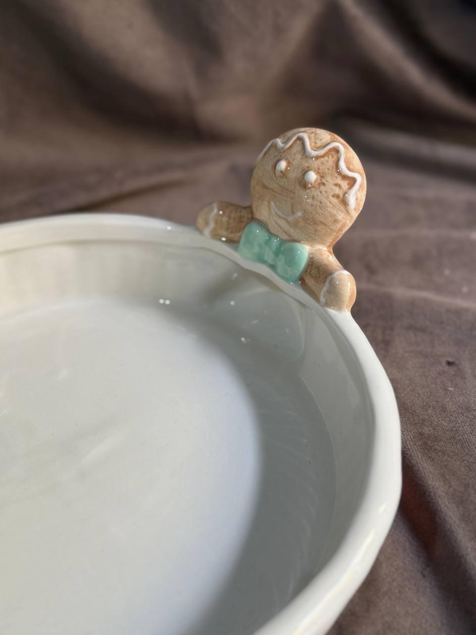 Блюдо сервировочное новогоднее Lefard Пряники керамическое 21 см Белый с розовым (6037-005) - фото 2