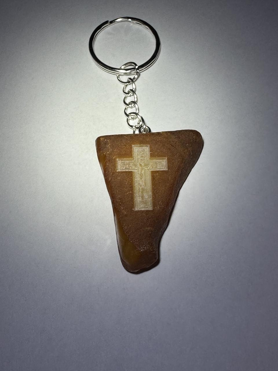 Брелок из янтаря 40/30 мм (к-189)