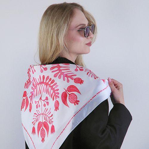 Платок шелковый Presentville Чары 68х68 см (HUST_25M032)