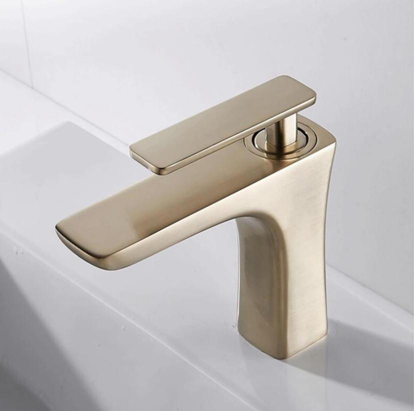 Змішувач для раковини FBPQRCONS Brush Gold Short латунний одноважільний гаряча/холодна вода